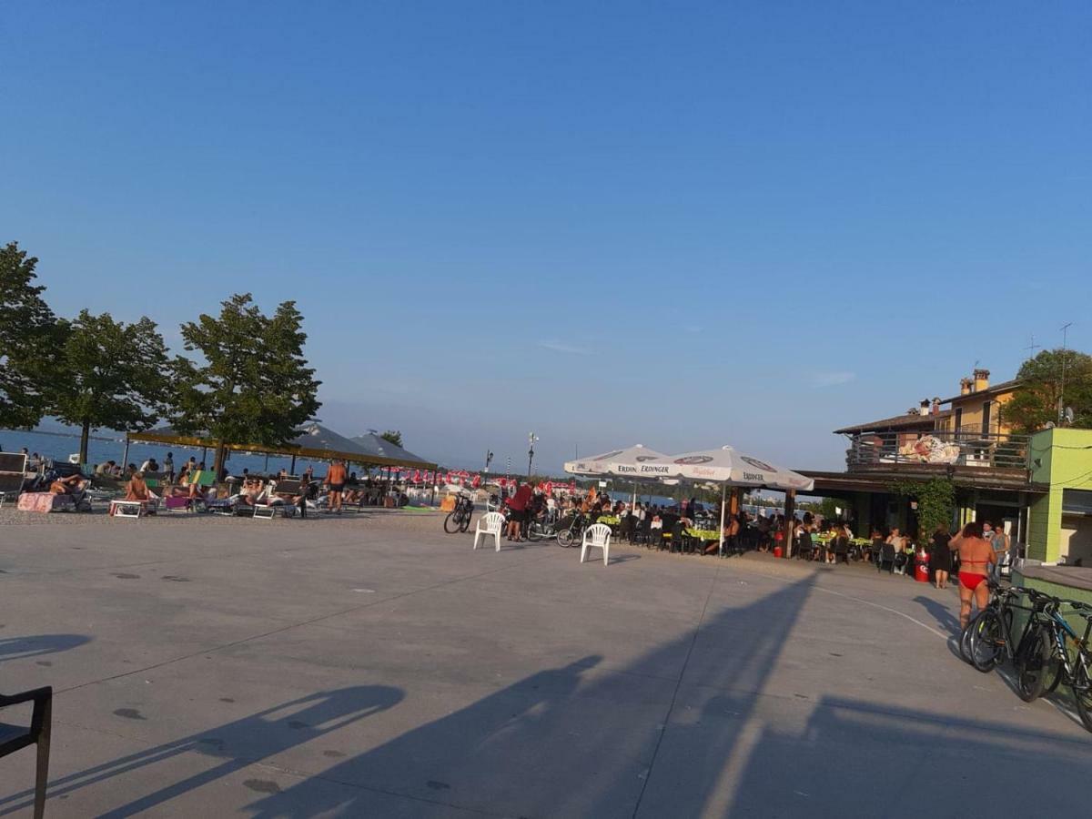 Hotel Da Enzo Desenzano del Garda Exterior foto